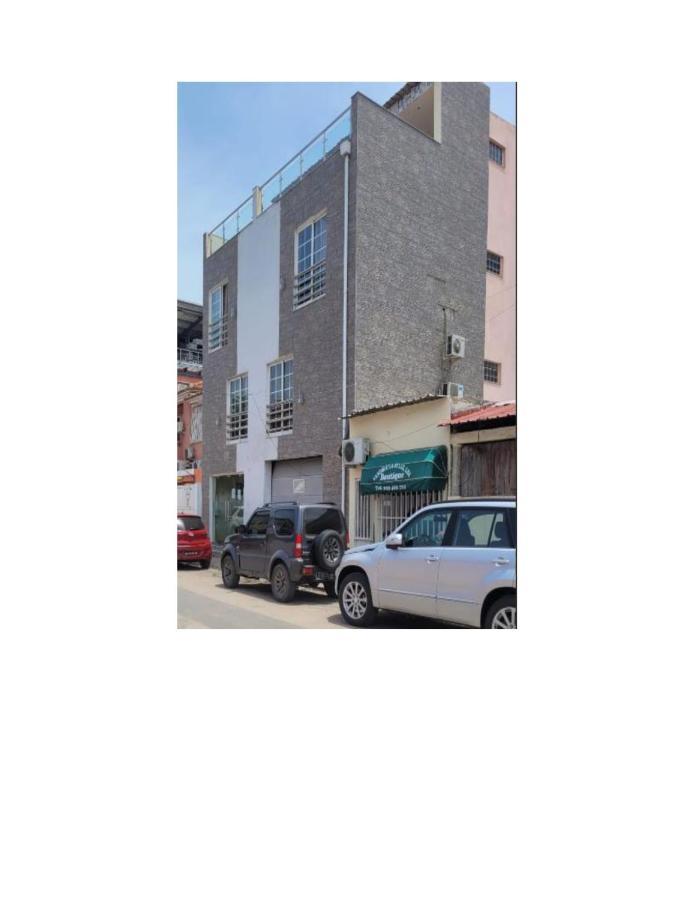 לואנדה Guest House La Plaza מראה חיצוני תמונה